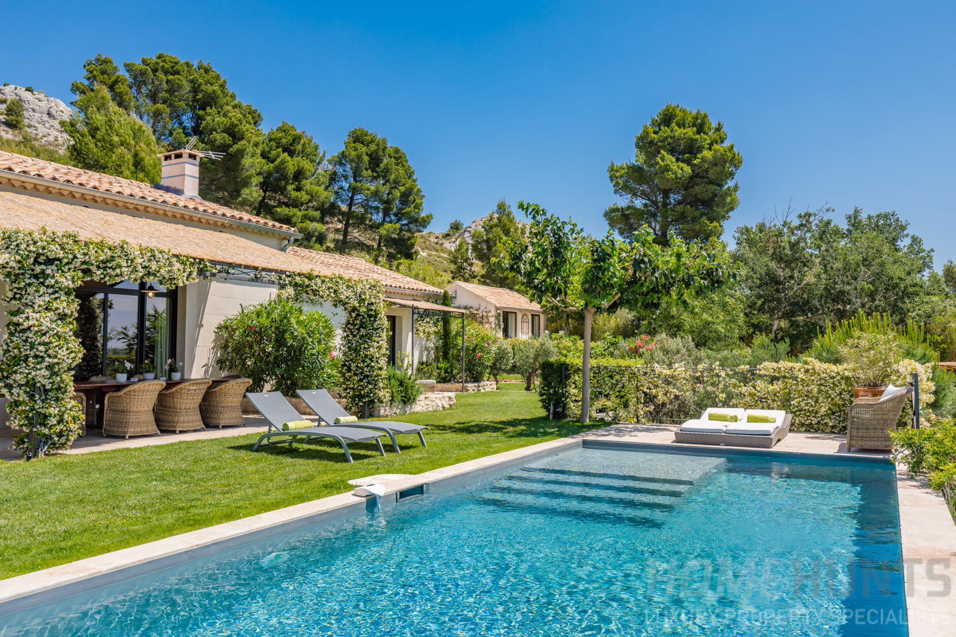 Three unique and luxurious homes for sale in the Alpilles | The Hunter ...